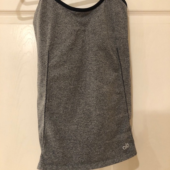 ALO seamless top w built in bra - Picture 2 of 2